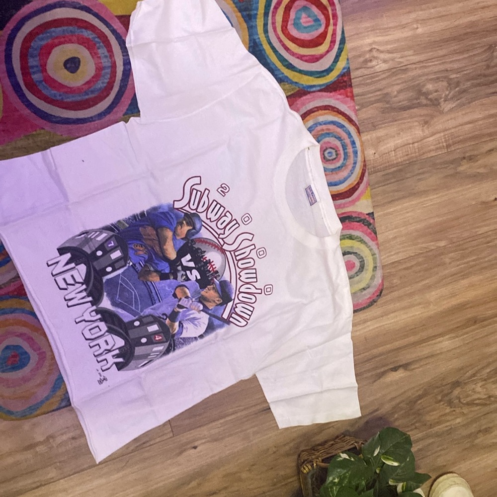 Screen printed graphic T